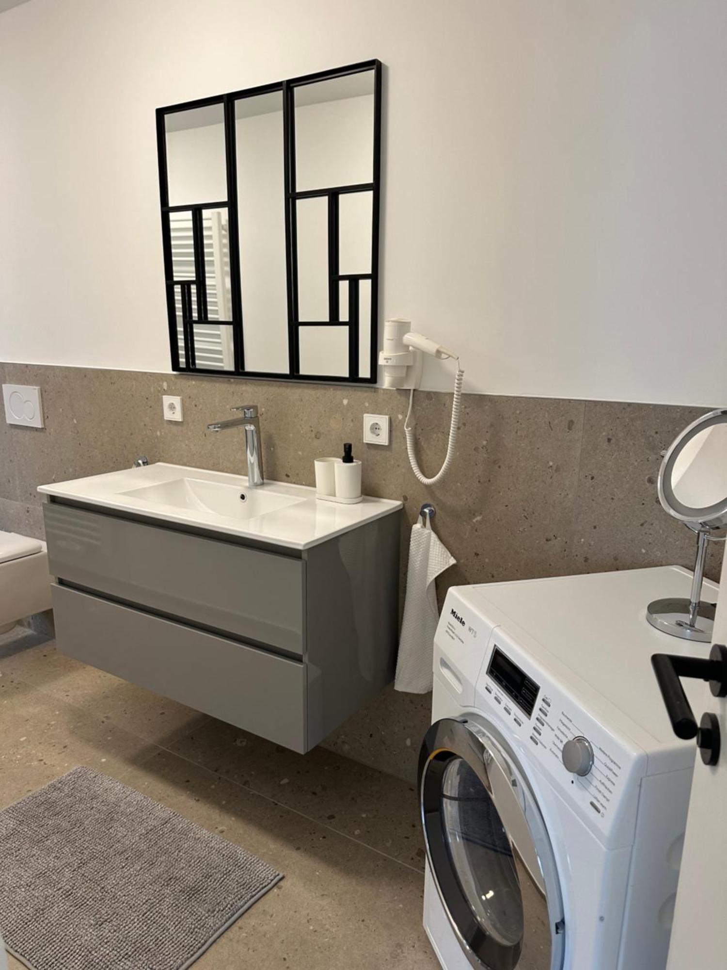 Living 77 Apartment *